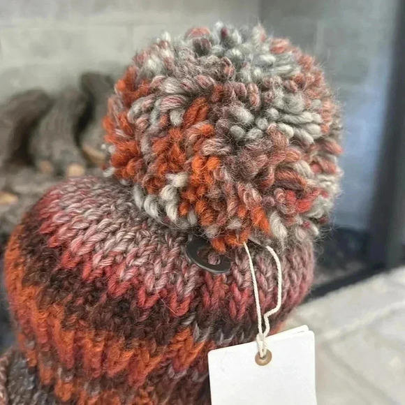 Wool blend hat from Dillards new w tags - Picture 10 of 11